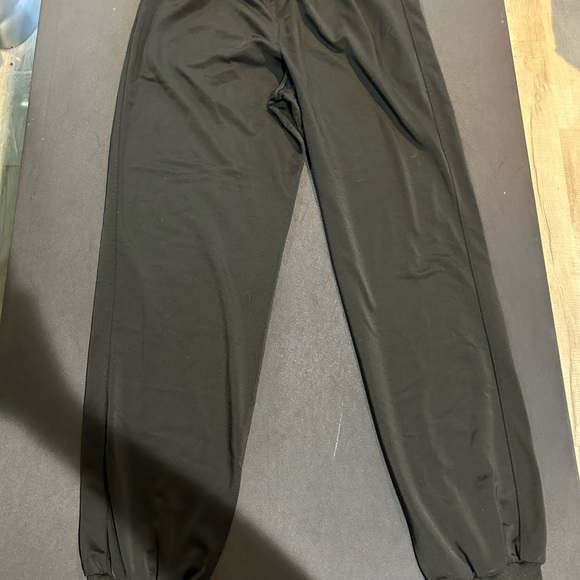 Puma Black Sweatpants - Classic Comfort for Everyday Wear - Picture 4 of 5